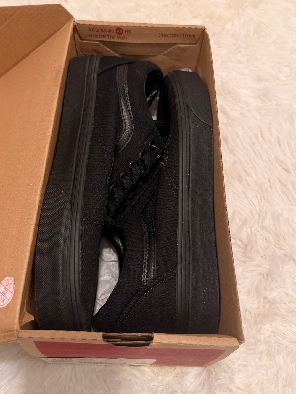 Vans Classic Slip-On Low-Top Sneakers in Black